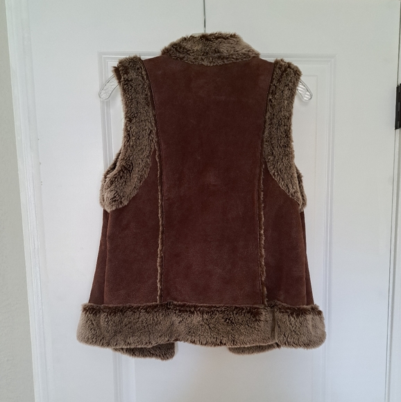 Suede leather fur lined vest - Picture 2 of 3